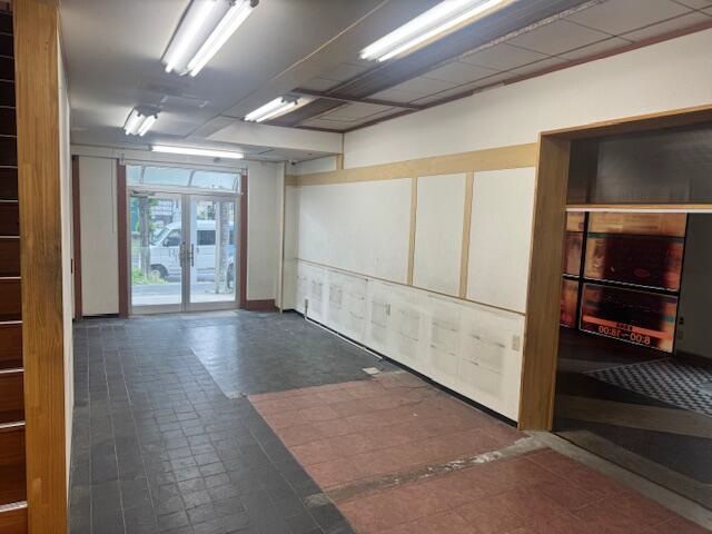 【名古屋市千種区・下坪バス停徒歩1分】小幡駅利用可　1・2階一括貸し61坪・駐車場2台付・飲食店可